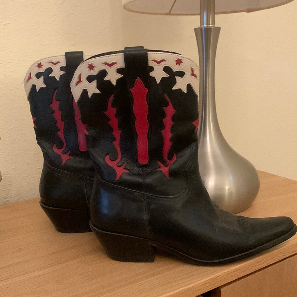 Cowboy boots red white black